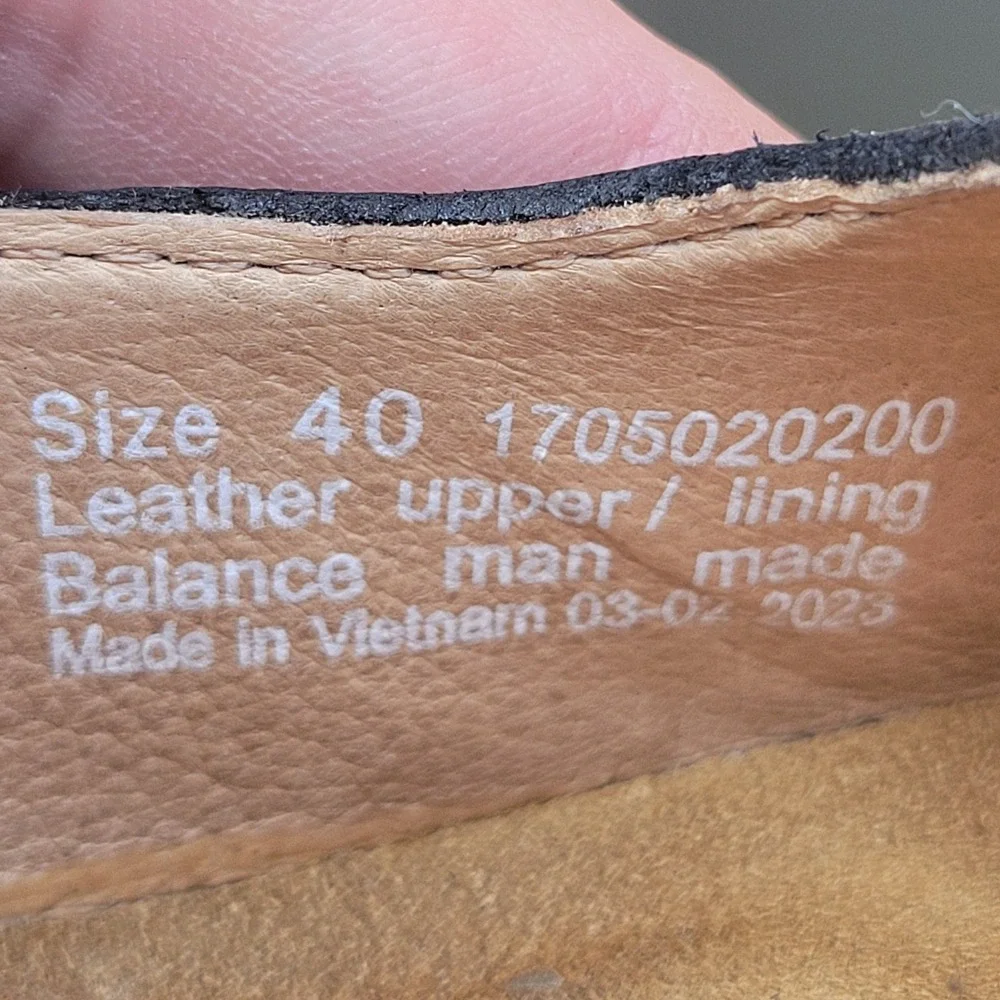 Dansko tiana are